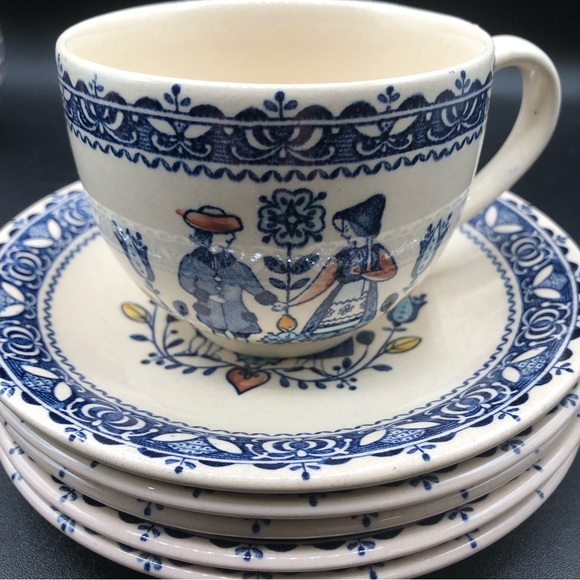 2 of 8 Cup /Saucer Sets JOHNSON BROTHERS Hearts and Flowers England PERFECT - Picture 1 of 6